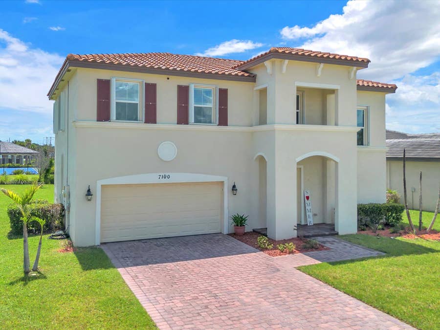 Property photo for 7190 NW Farnsworth Circle, Port St Lucie, FL