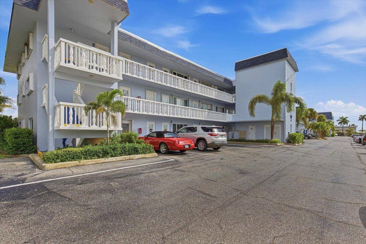 131 Doolen Court, #309, North Palm Beach, FL 33408 Front Building