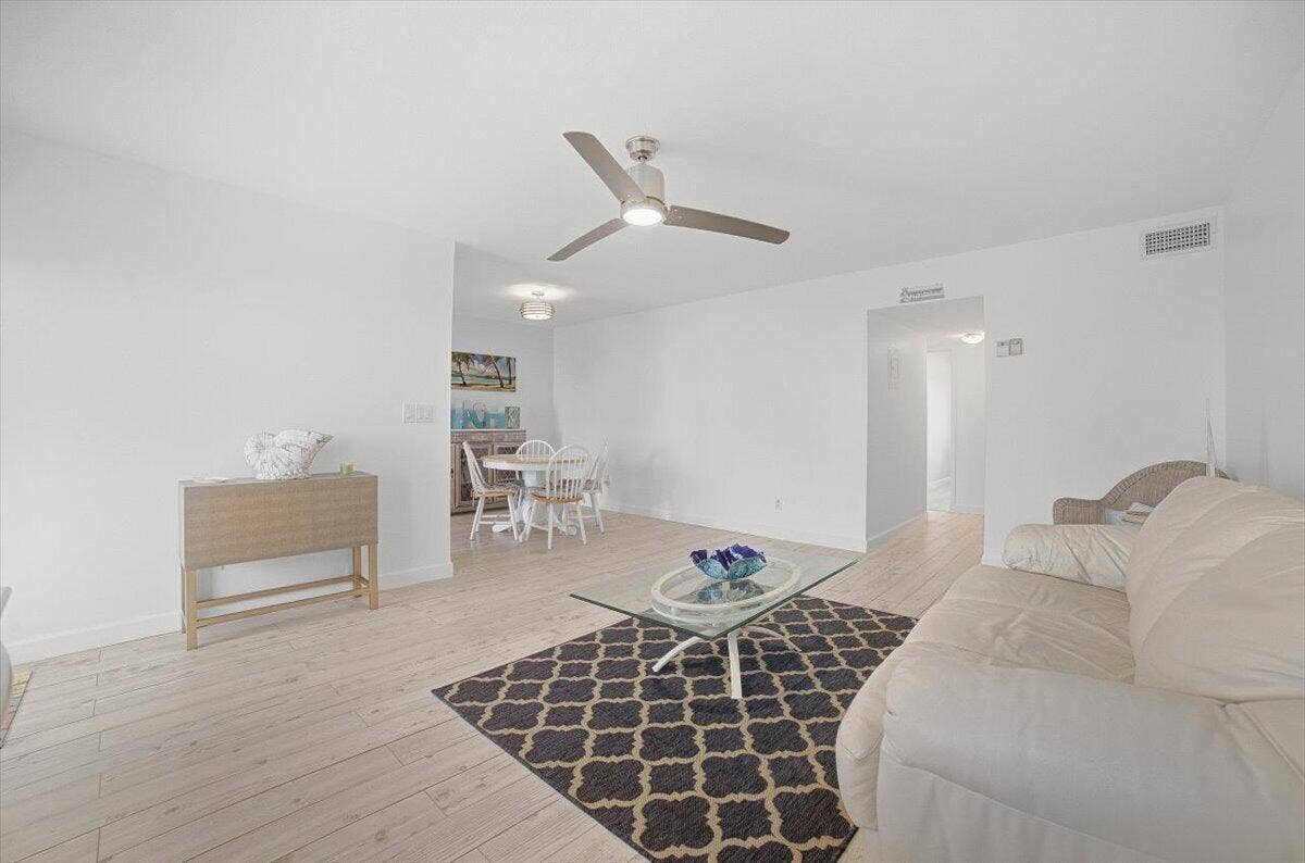 131 Doolen Court, #309, North Palm Beach, FL 33408 Living Room Area