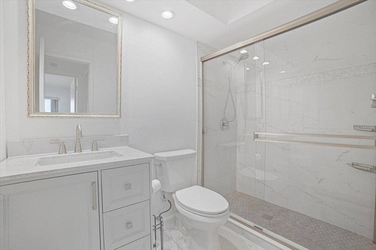 131 Doolen Court, #309, North Palm Beach, FL 33408 Bathroom