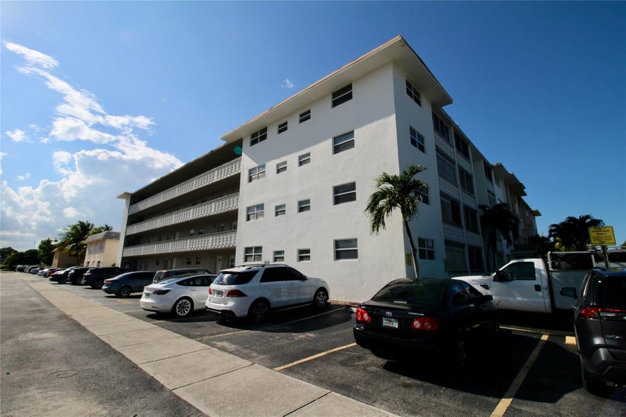 Property photo for 211 NE 8TH Avenue, #212, Hallandale Beach, FL