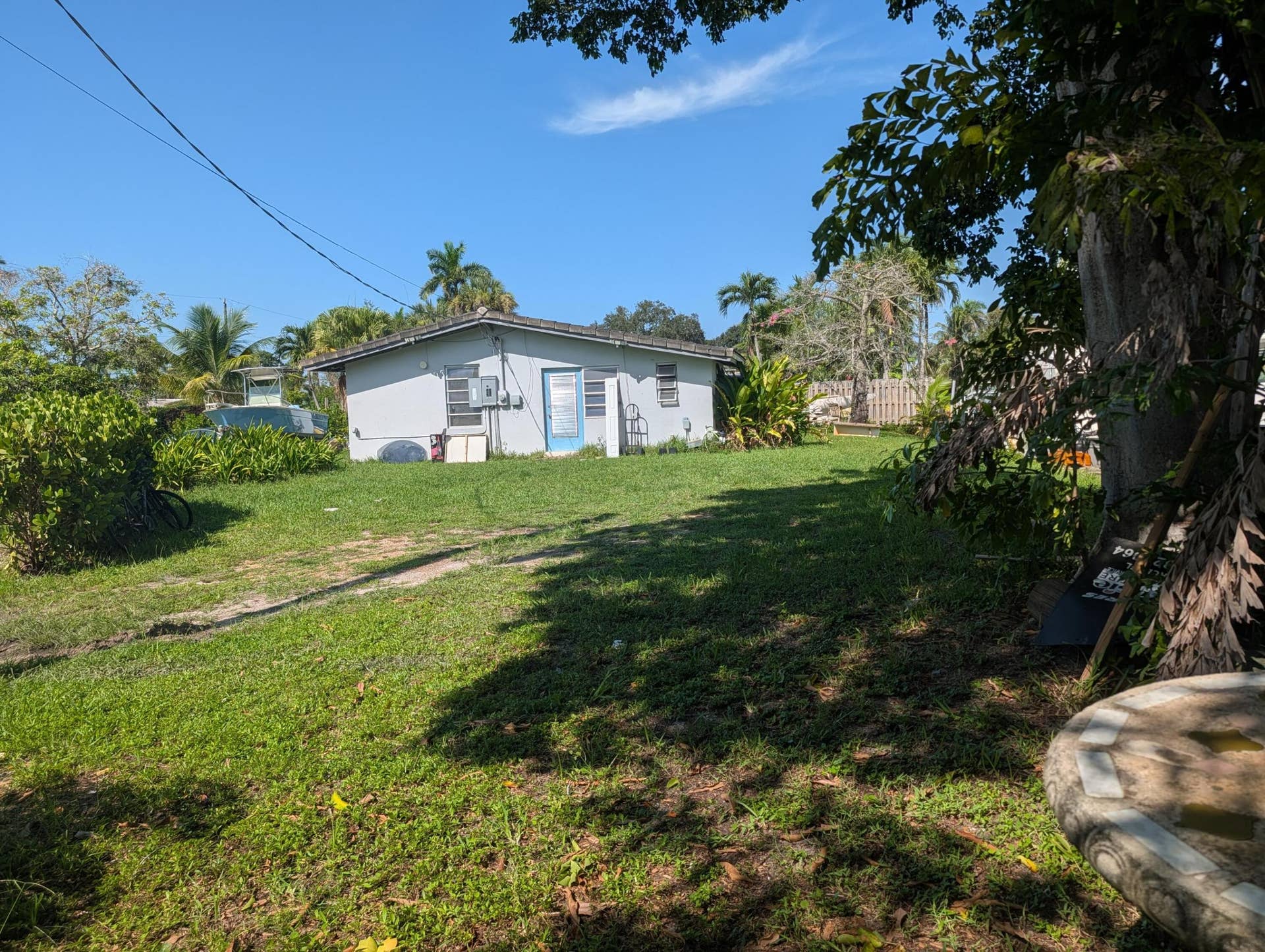 Large Lot Room for Pool