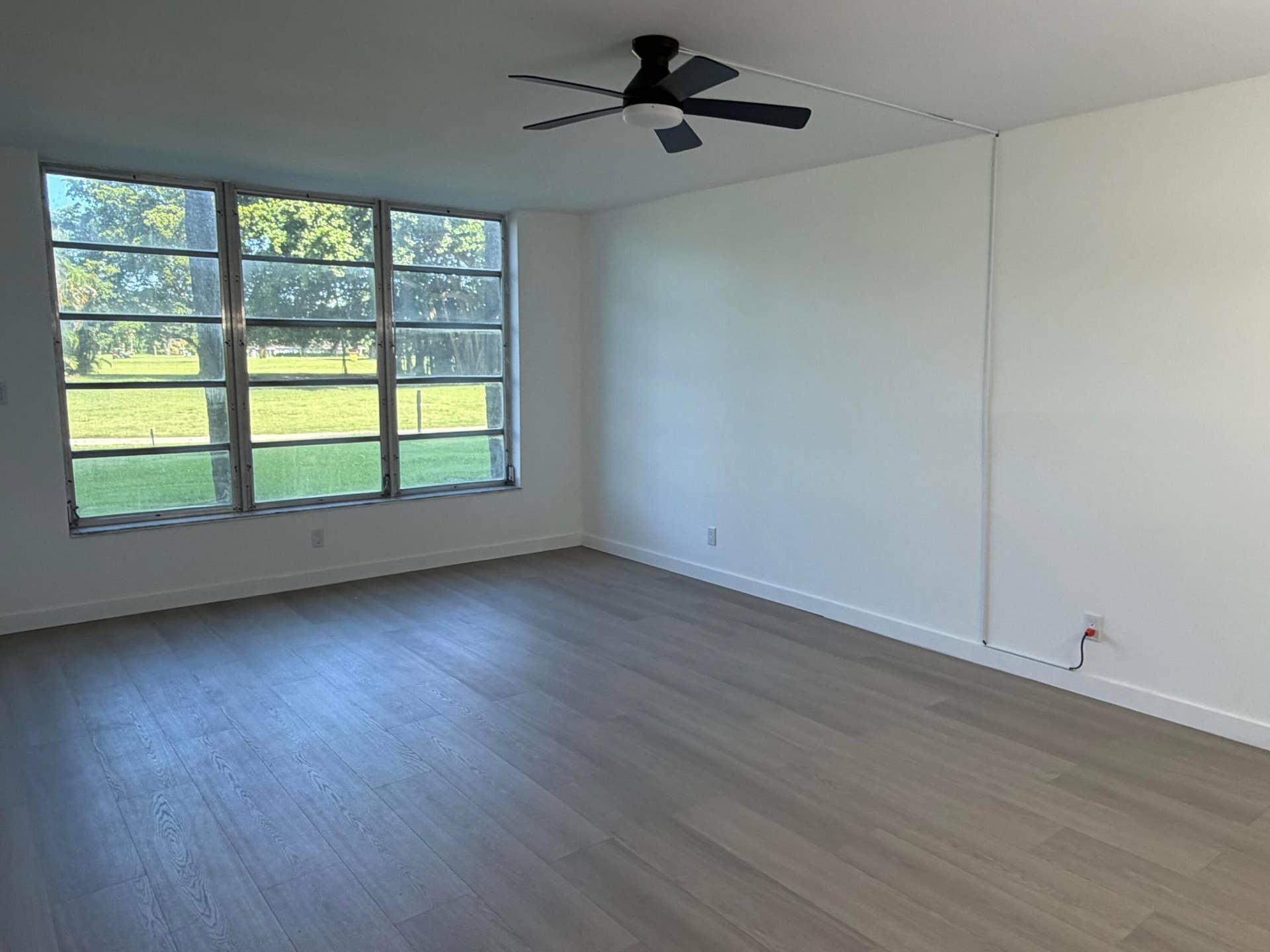 2661 S Course Drive, #105, Pompano Beach, FL 33069 IMG_3073