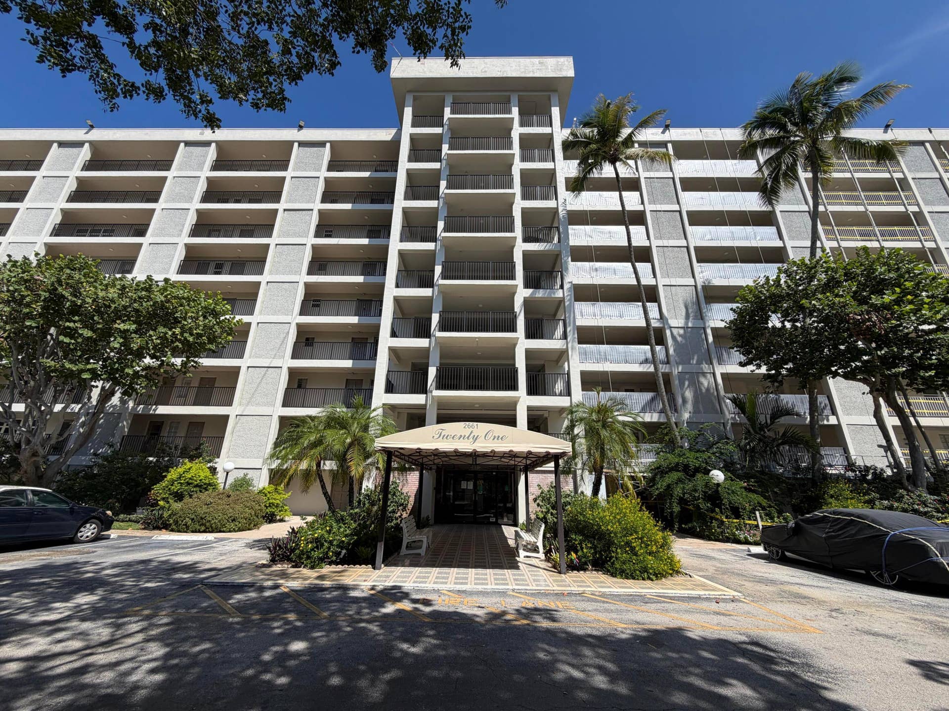 2661 S Course Drive, #105, Pompano Beach, FL 33069 IMG_3079