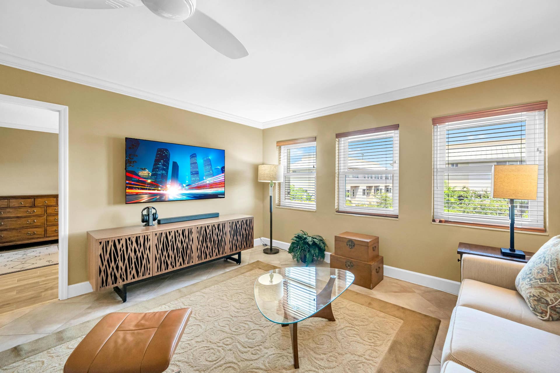 615 NE 12th Avenue, #301, Fort Lauderdale, FL 33304 615 NE 12TH ST -12