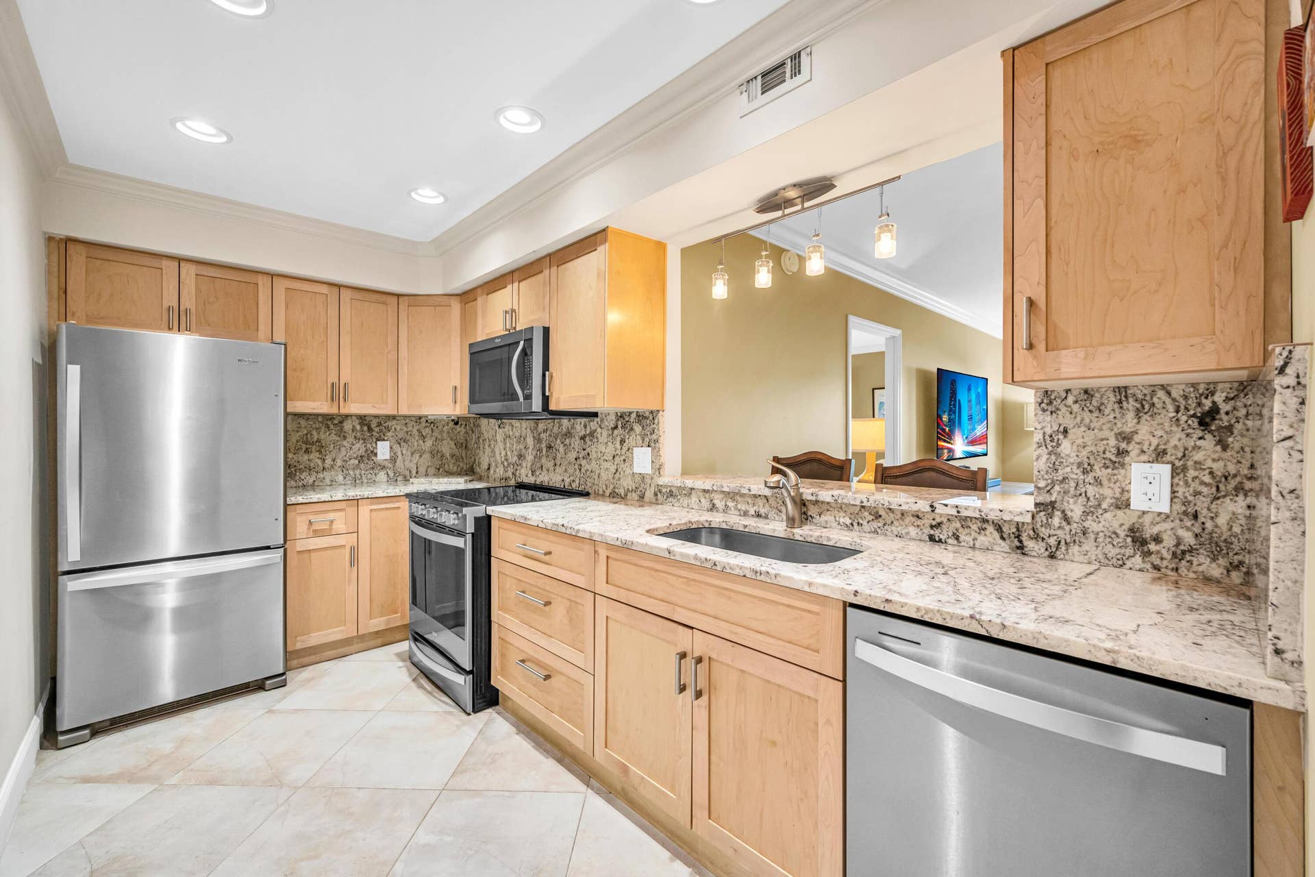 615 NE 12th Avenue, #301, Fort Lauderdale, FL 33304 615 NE 12TH ST -6
