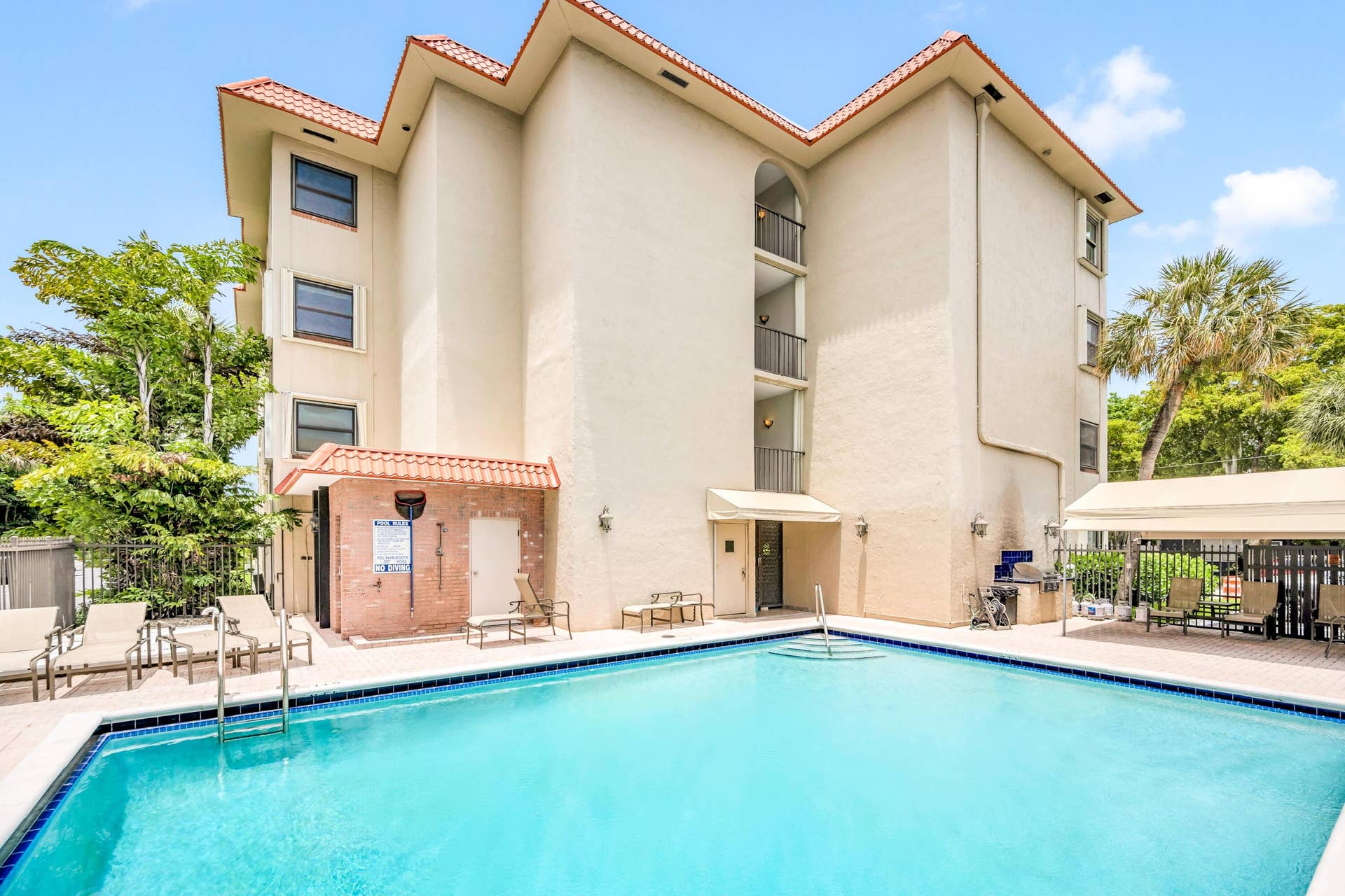 615 NE 12th Avenue, #301, Fort Lauderdale, FL 33304 615 NE 12TH -21