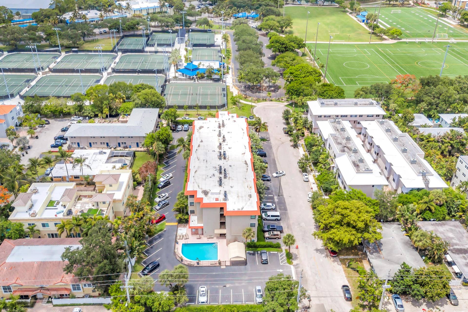 615 NE 12th Avenue, #301, Fort Lauderdale, FL 33304 615 NE 12TH -25