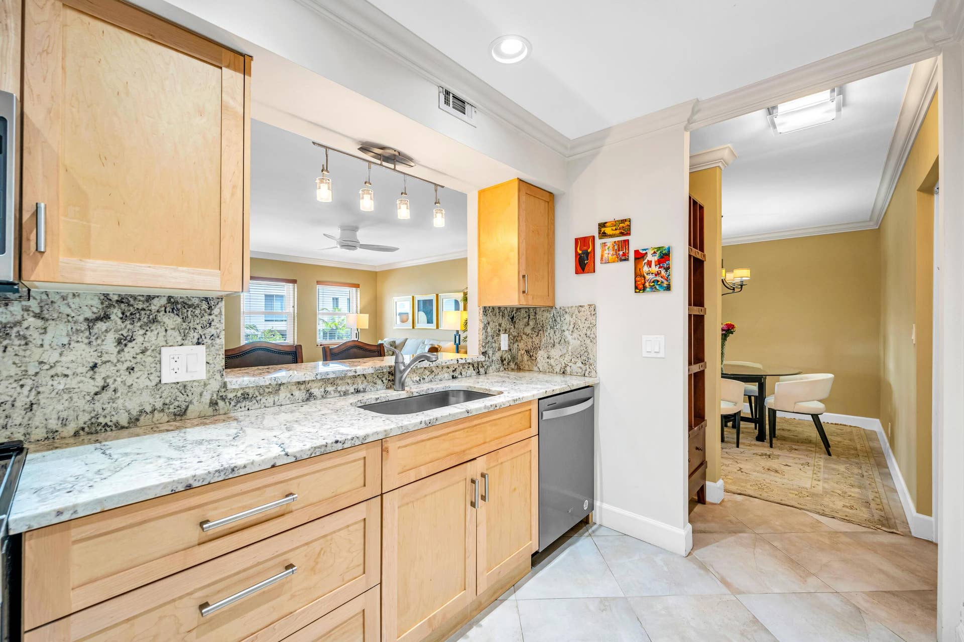 615 NE 12th Avenue, #301, Fort Lauderdale, FL 33304 615 NE 12TH ST -7