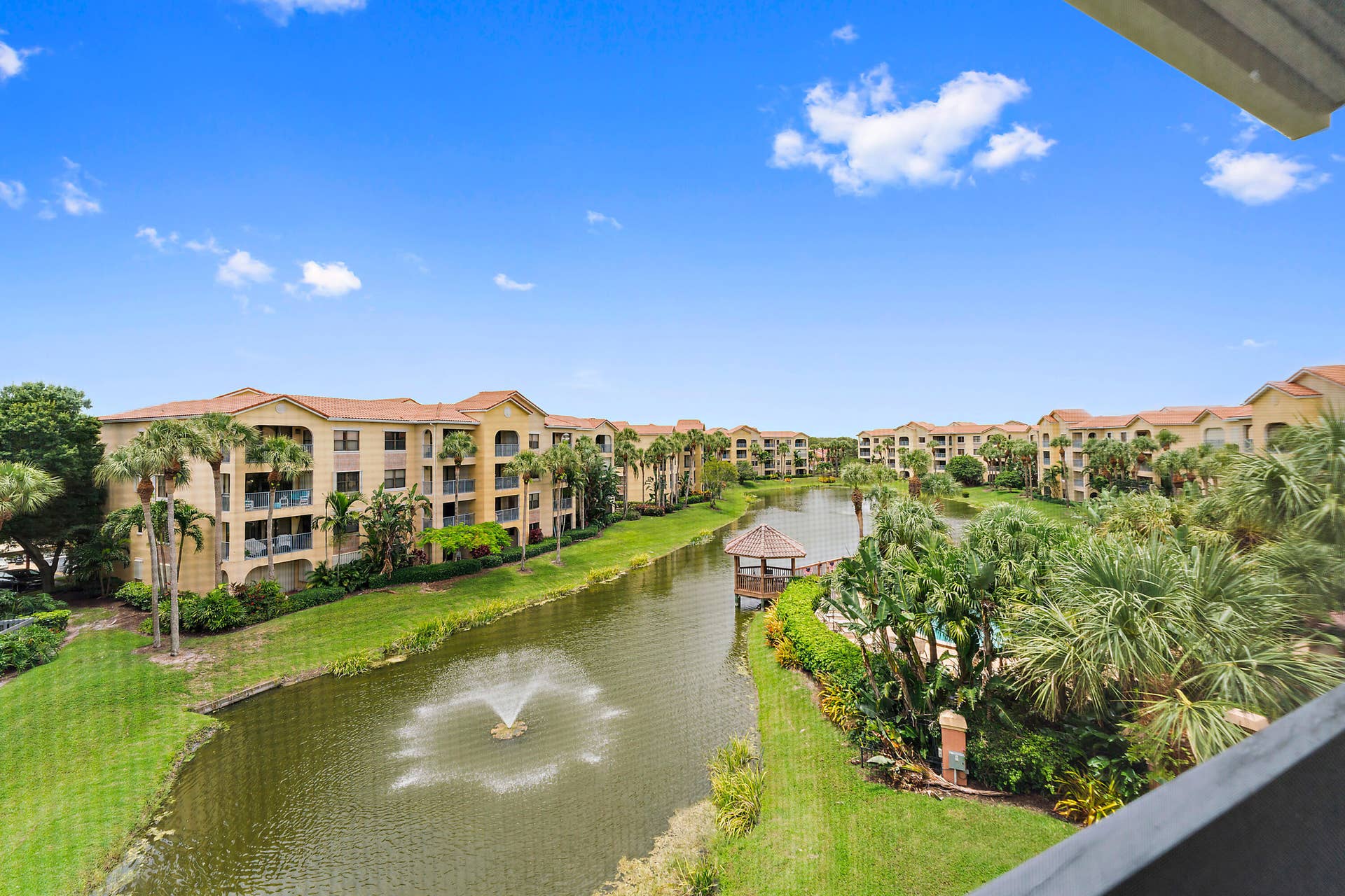 700 Uno Lago Drive, #404, Juno Beach, FL 33408 026-700UnoLagoDr-404-NorthPalmBeach-FL-3