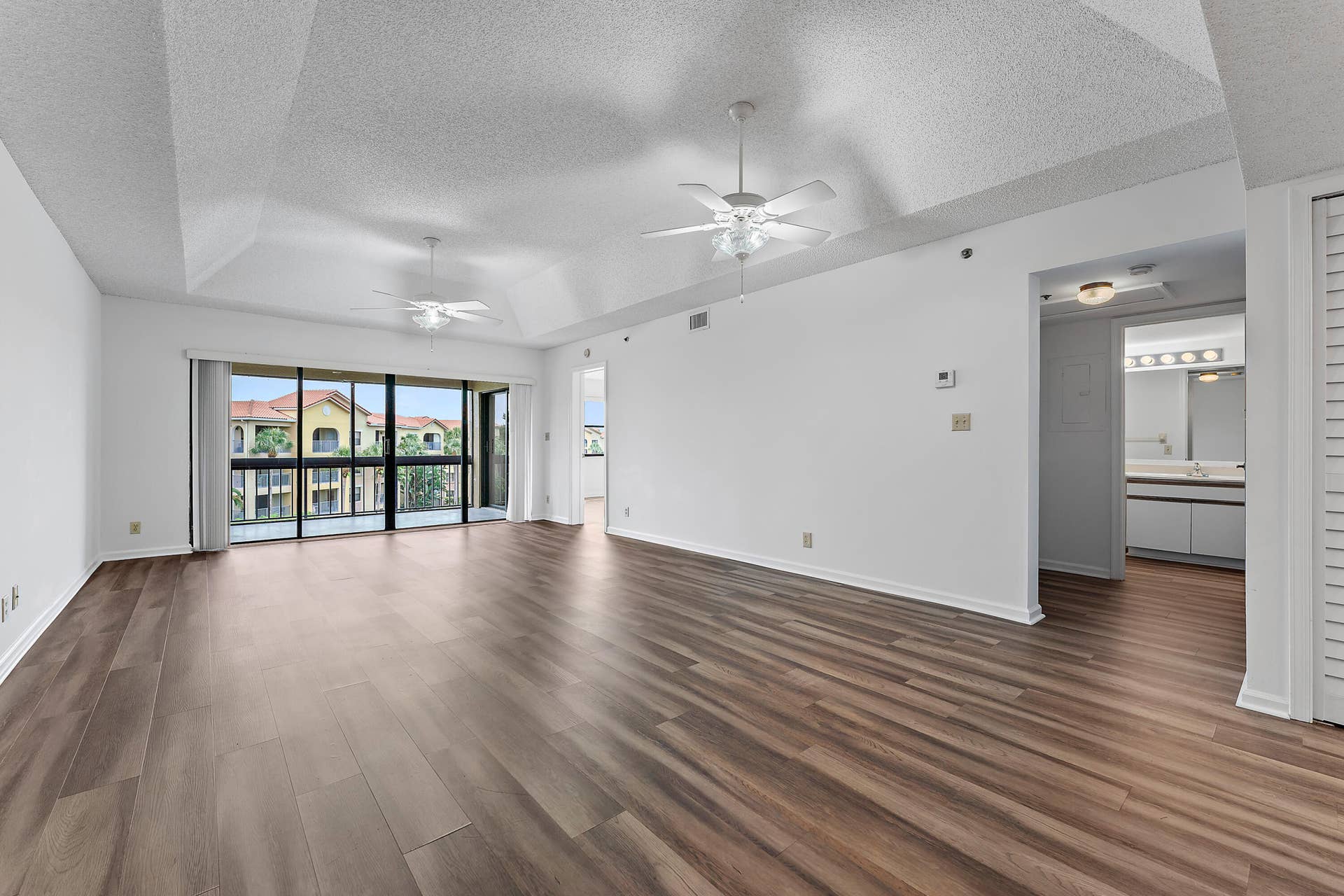 700 Uno Lago Drive, #404, Juno Beach, FL 33408 008-700UnoLagoDr-404-NorthPalmBeach-FL-3