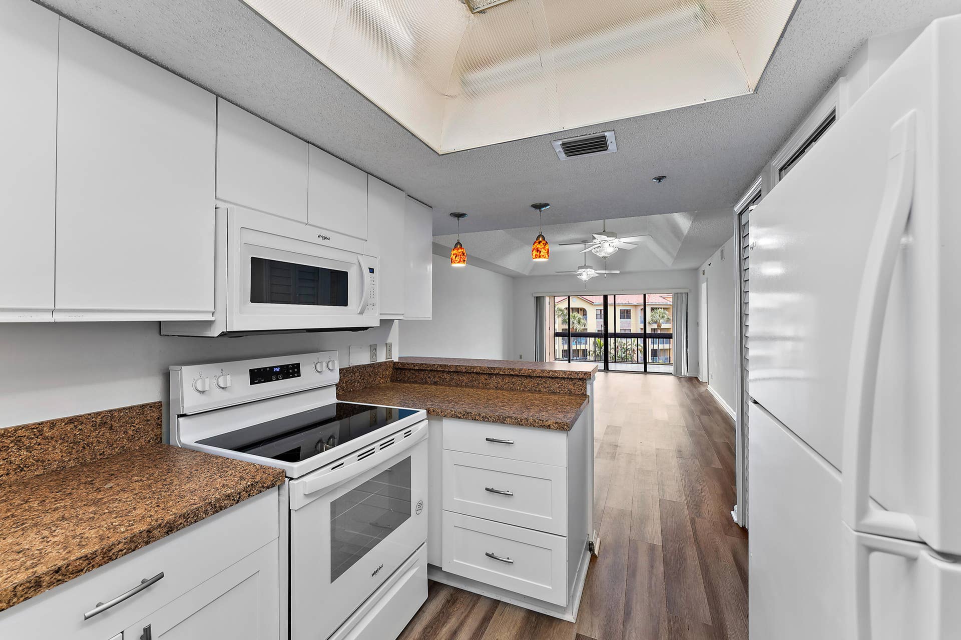 700 Uno Lago Drive, #404, Juno Beach, FL 33408 005-700UnoLagoDr-404-NorthPalmBeach-FL-3