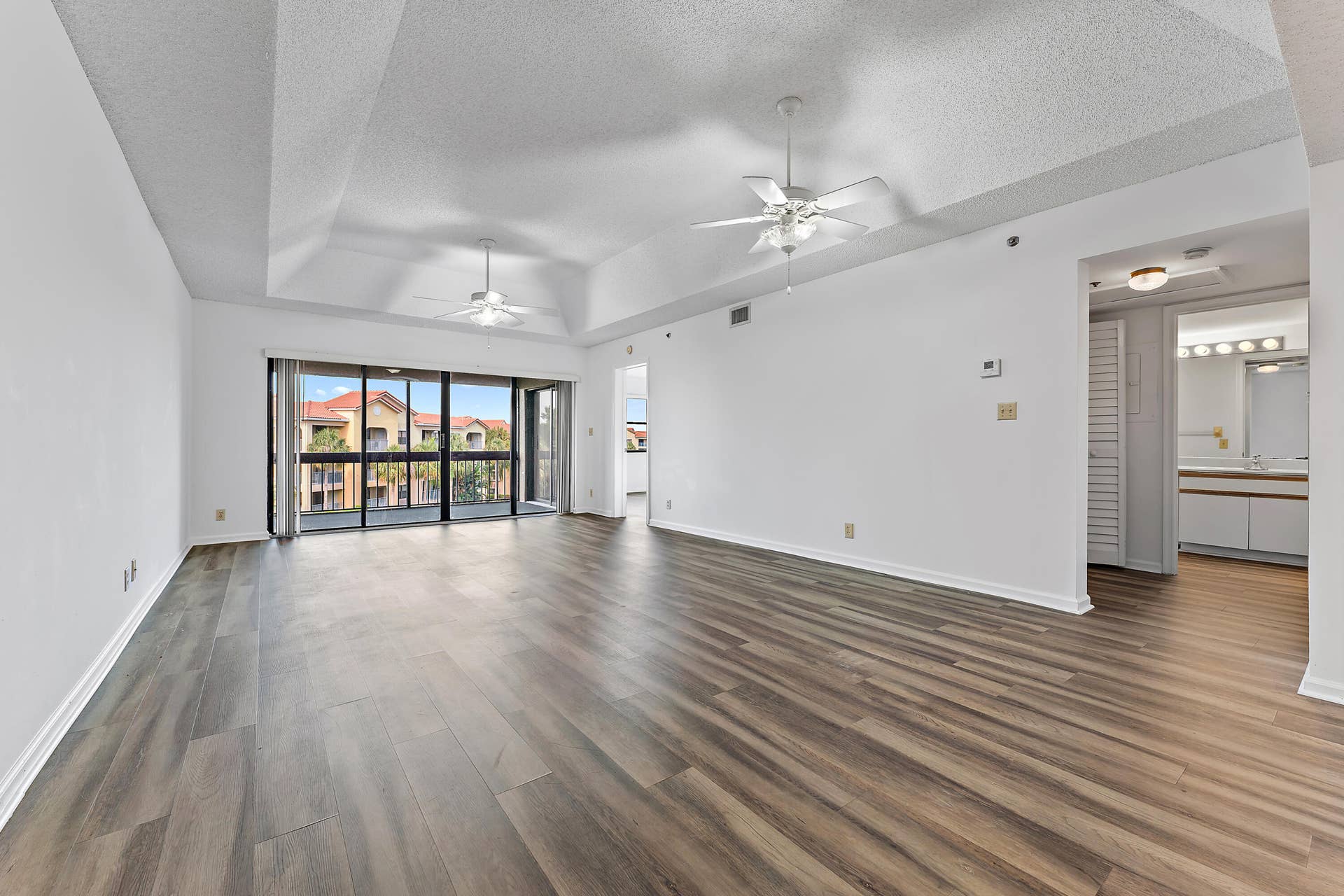 700 Uno Lago Drive, #404, Juno Beach, FL 33408 009-700UnoLagoDr-404-JunoBeach-FULL