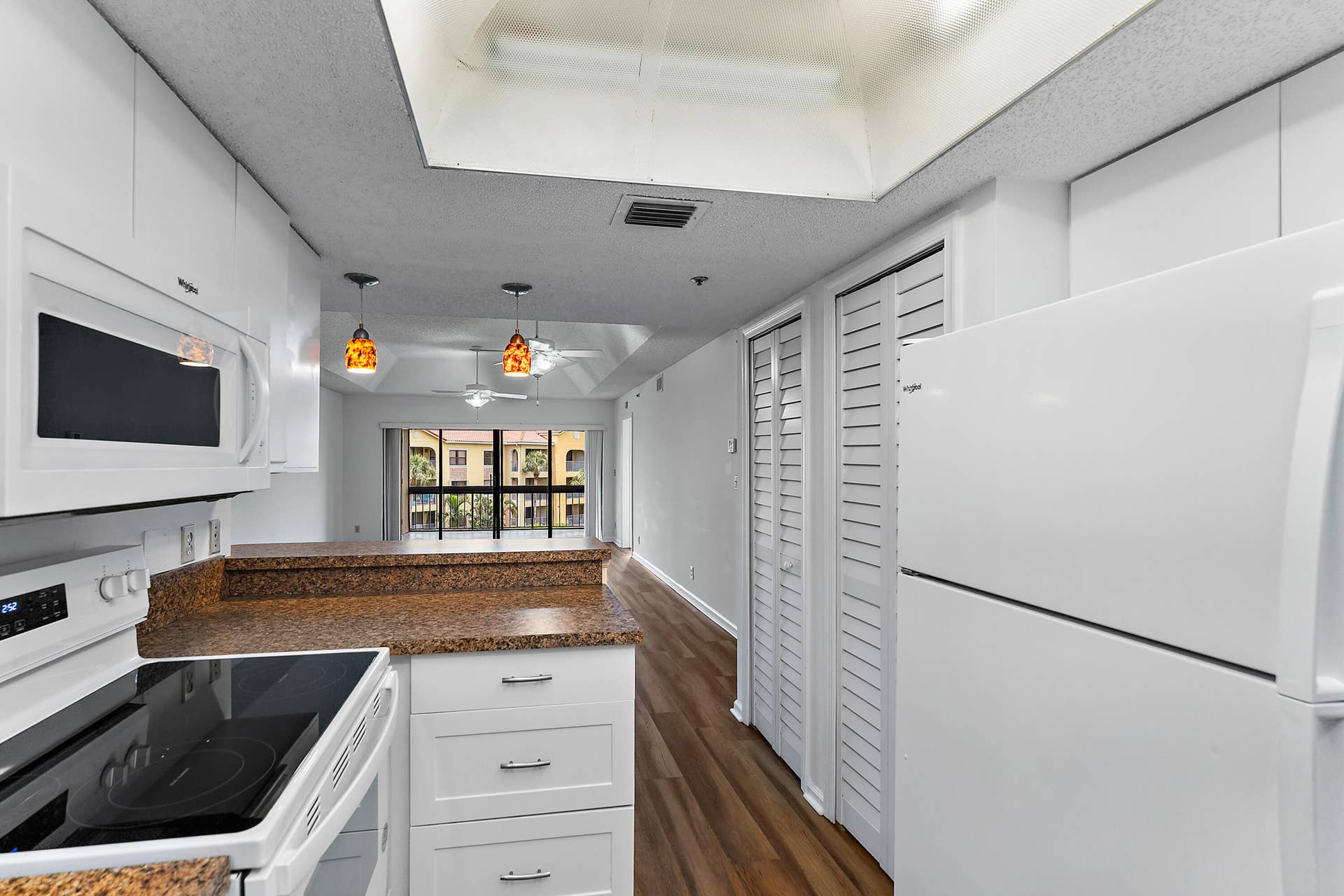 700 Uno Lago Drive, #404, Juno Beach, FL 33408 006-700UnoLagoDr-404-NorthPalmBeach-FL-3