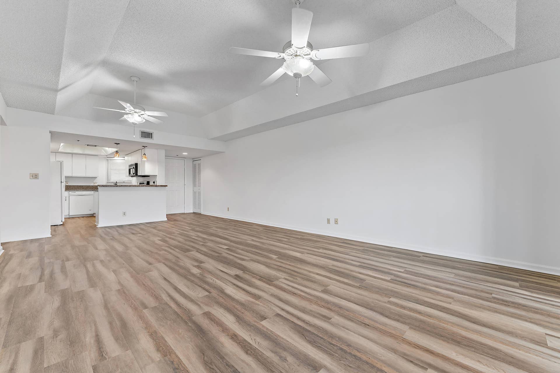 700 Uno Lago Drive, #404, Juno Beach, FL 33408 011-700UnoLagoDr-404-JunoBeach-FULL