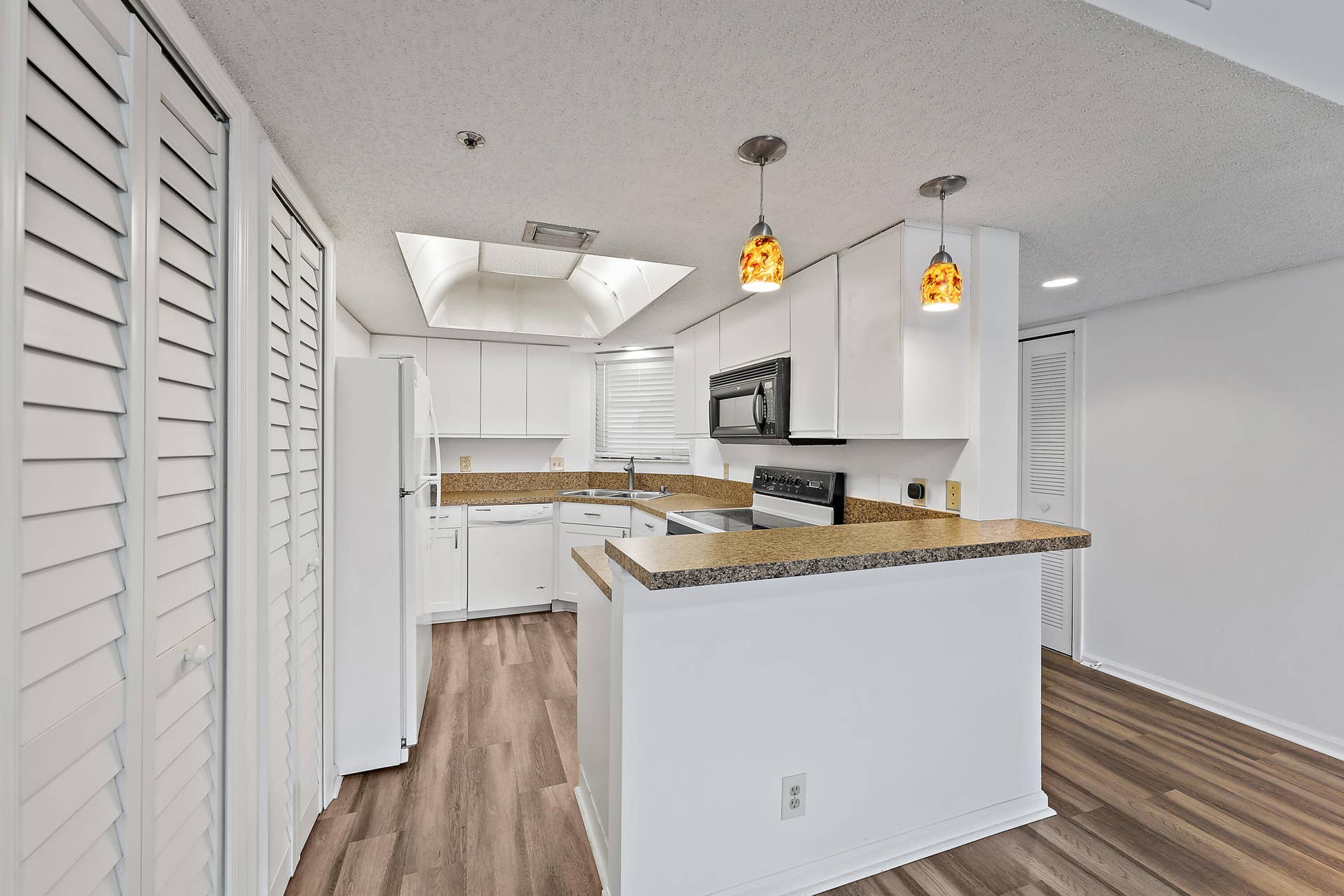 700 Uno Lago Drive, #404, Juno Beach, FL 33408 004-700UnoLagoDr-404-JunoBeach-FULL