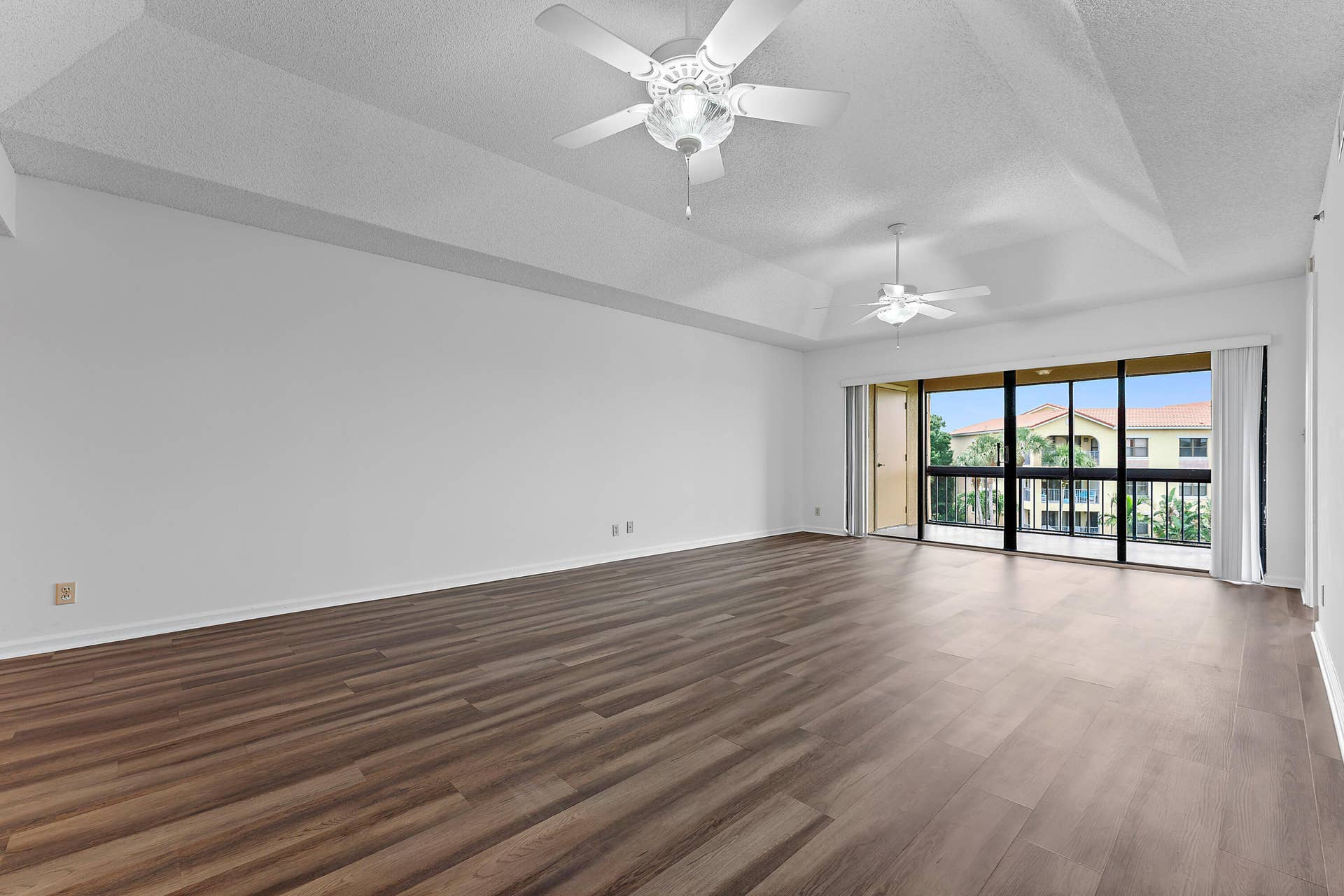 700 Uno Lago Drive, #404, Juno Beach, FL 33408 007-700UnoLagoDr-404-NorthPalmBeach-FL-3