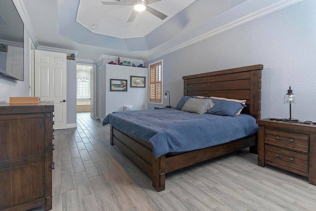 5734 NW 50th Dr - - 583
