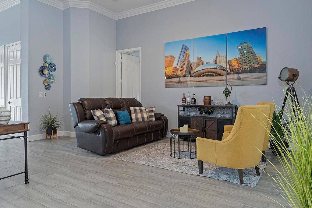 5734 NW 50th Dr - - 556