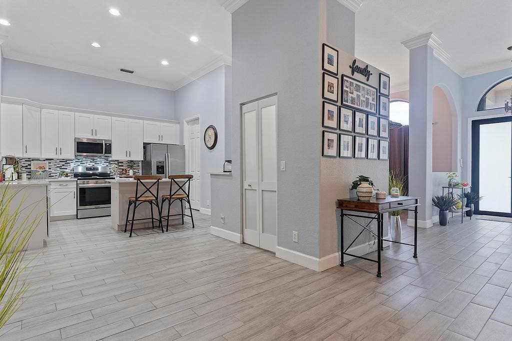 5734 NW 50th Dr - - 557