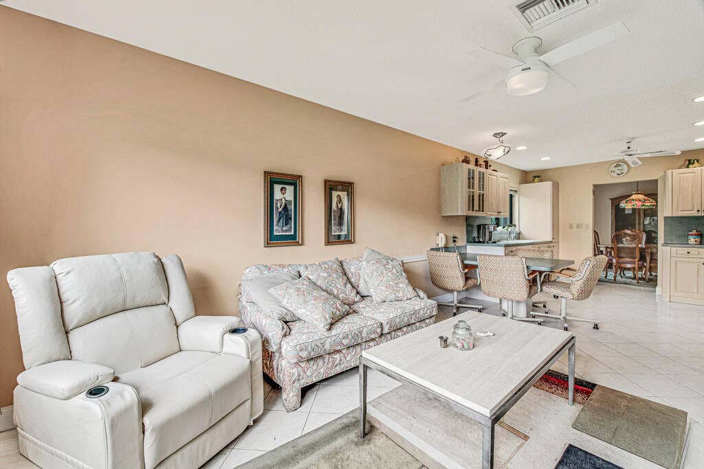 10301 GREENBRIAR Court, Boca Raton, FL 33498 16