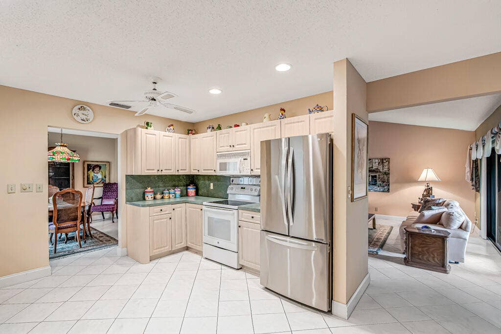 10301 GREENBRIAR Court, Boca Raton, FL 33498 25