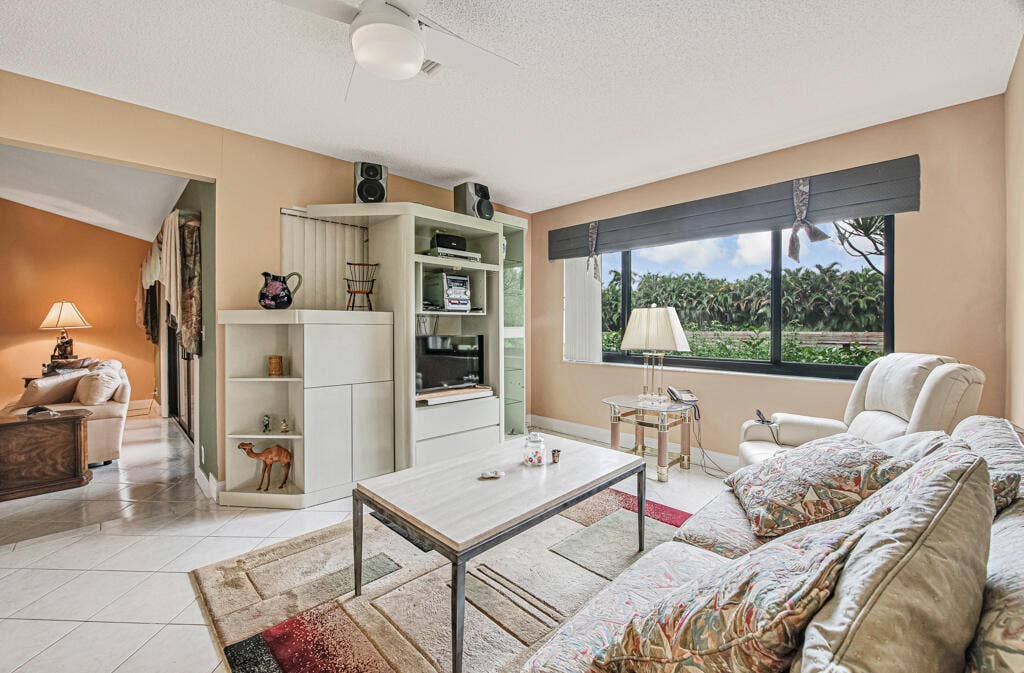 10301 GREENBRIAR Court, Boca Raton, FL 33498 15