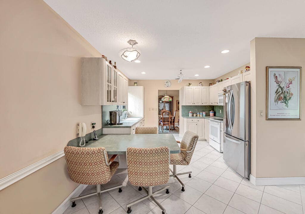 10301 GREENBRIAR Court, Boca Raton, FL 33498 18
