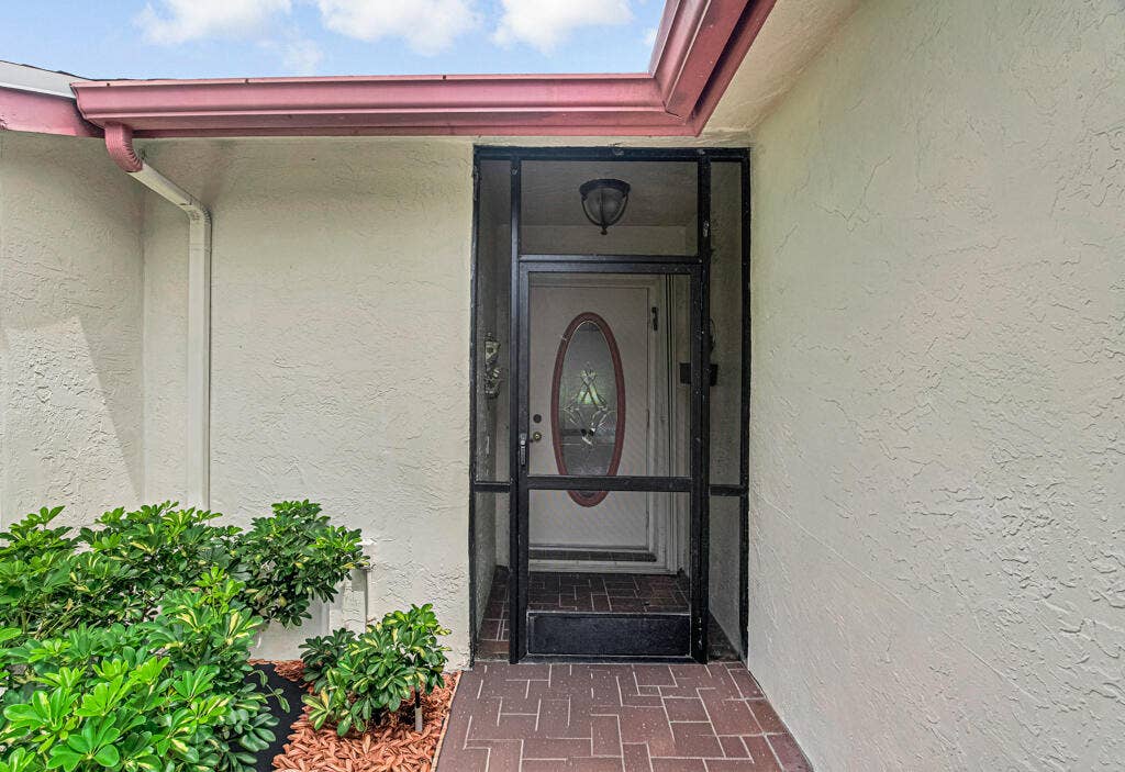 10301 GREENBRIAR Court, Boca Raton, FL 33498 06