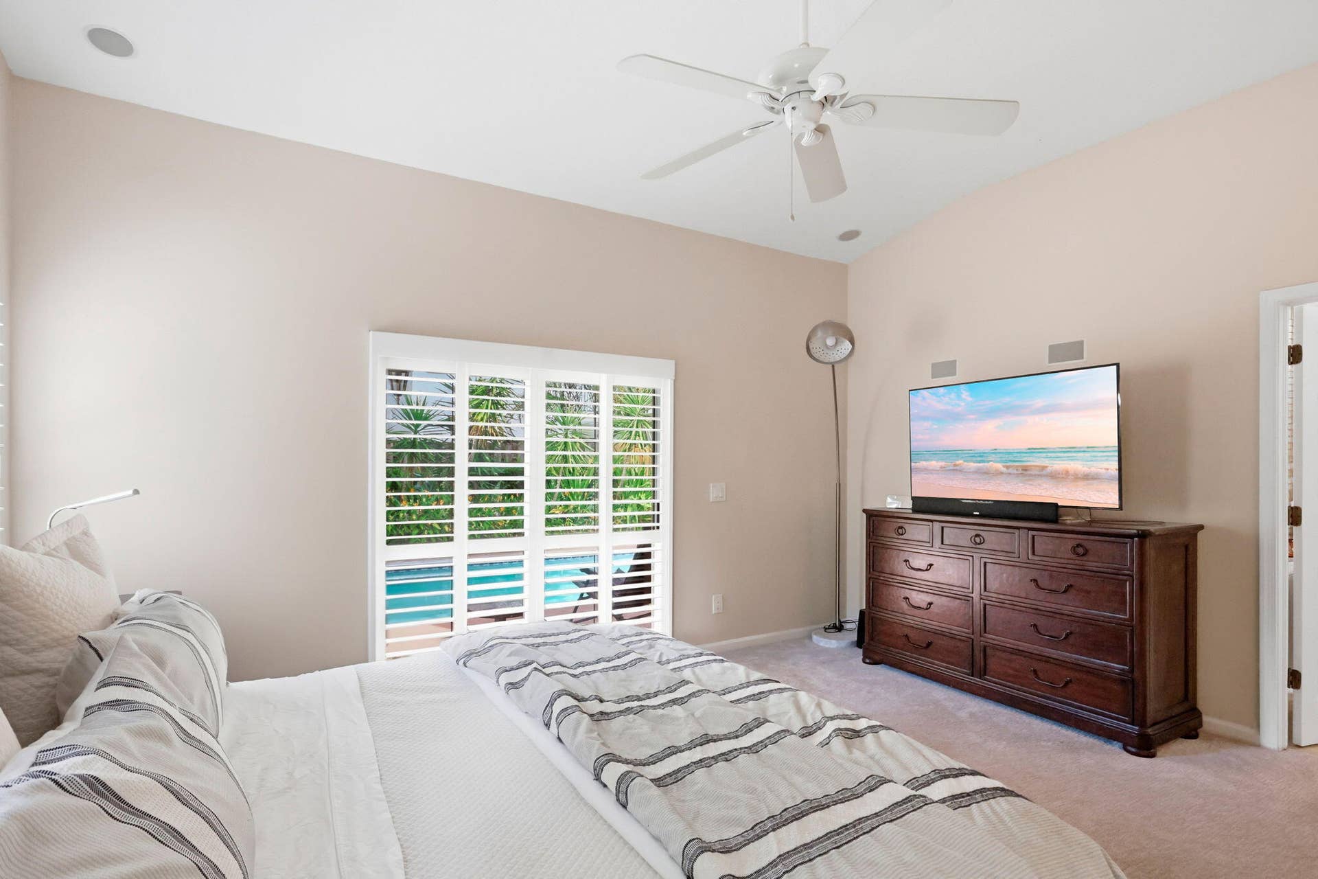 435 MOHAWK Lane, Boca Raton, FL 33487 21-web-or-mls-018_0E2A3269_with_tv