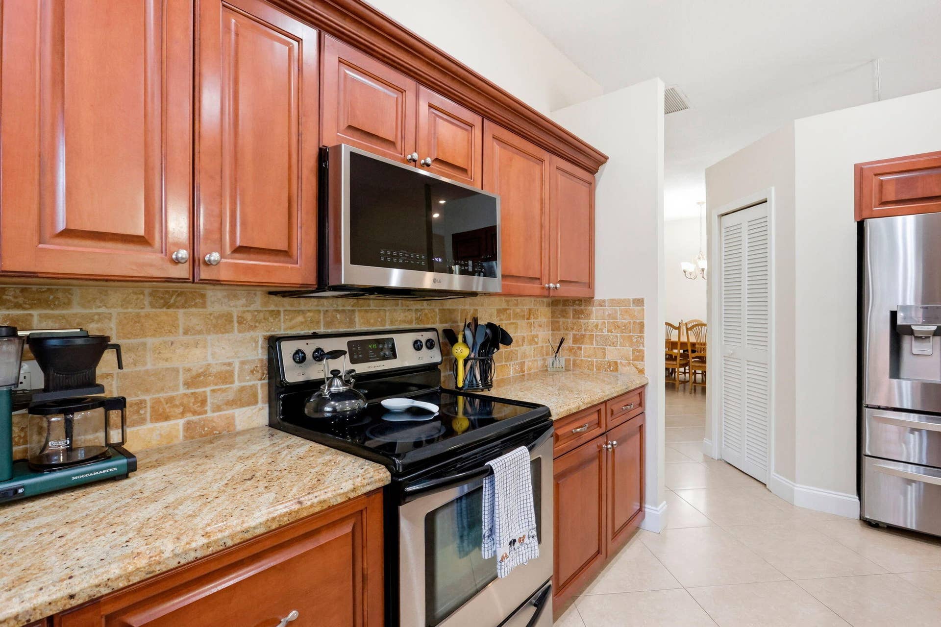 435 MOHAWK Lane, Boca Raton, FL 33487 12-web-or-mls-009_0E2A3290