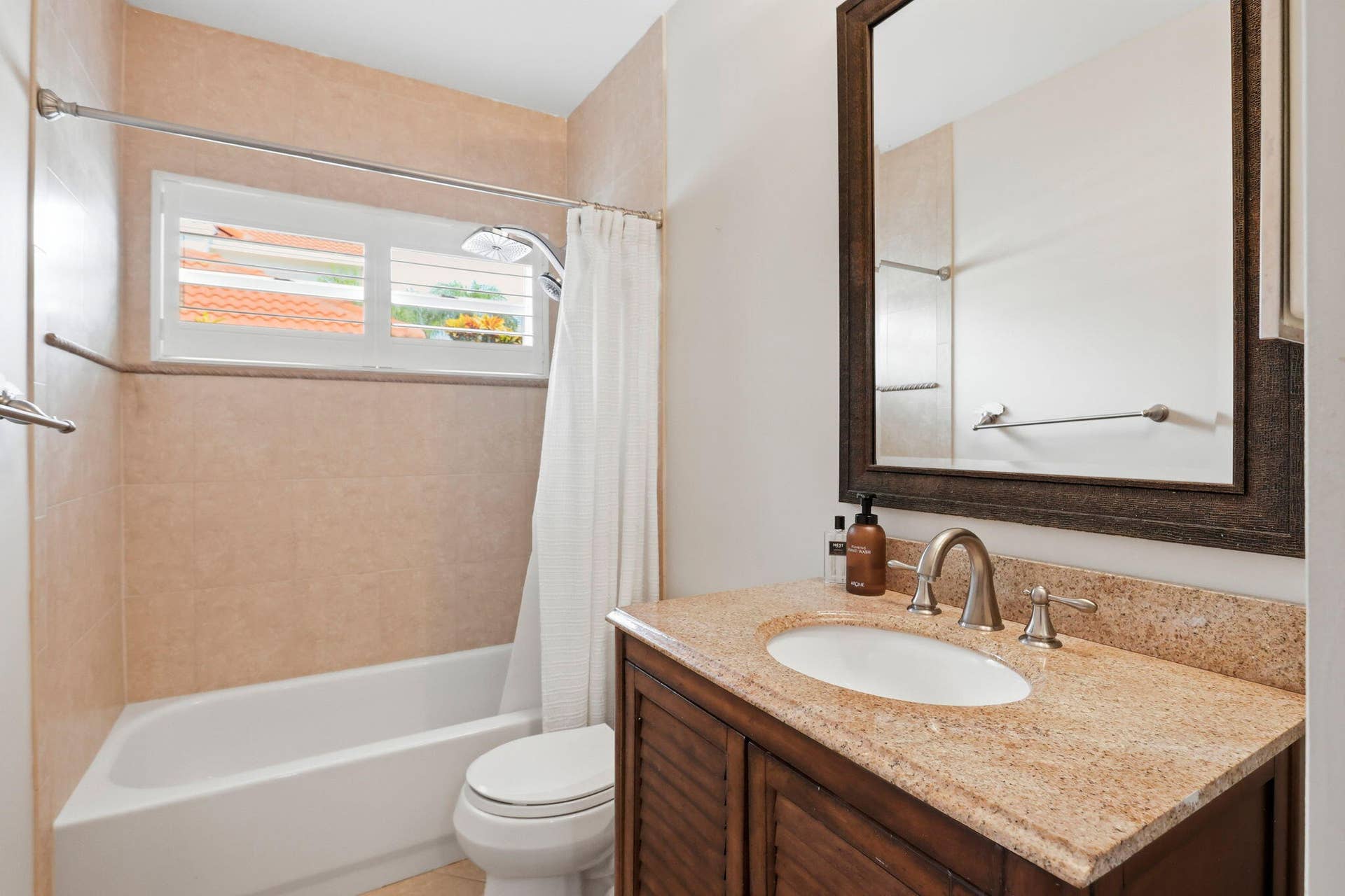 435 MOHAWK Lane, Boca Raton, FL 33487 24-web-or-mls-021_0E2A3236