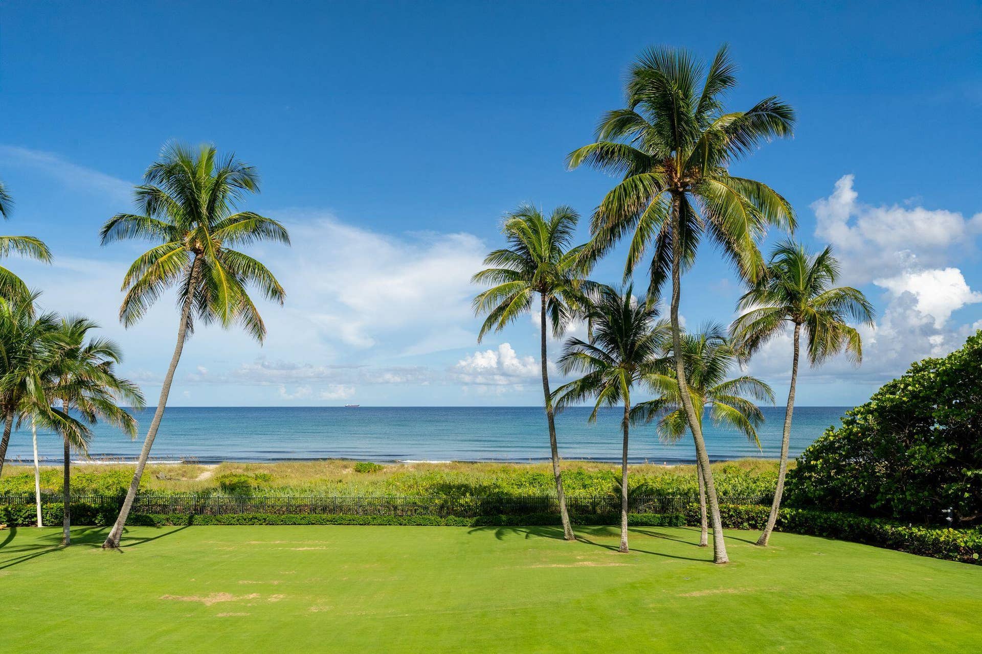 1919 N OCEAN Boulevard, Gulf Stream, FL 33483 Ocean side lawn