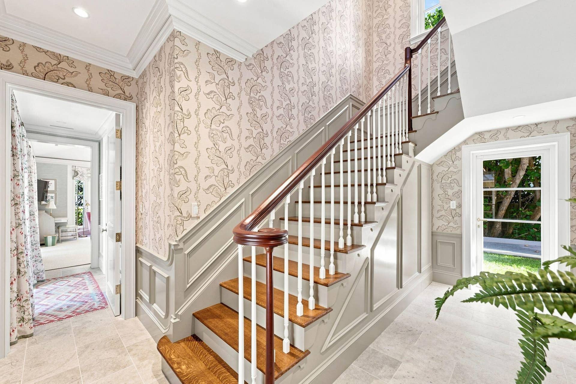 1919 N OCEAN Boulevard, Gulf Stream, FL 33483 Guest House stairs