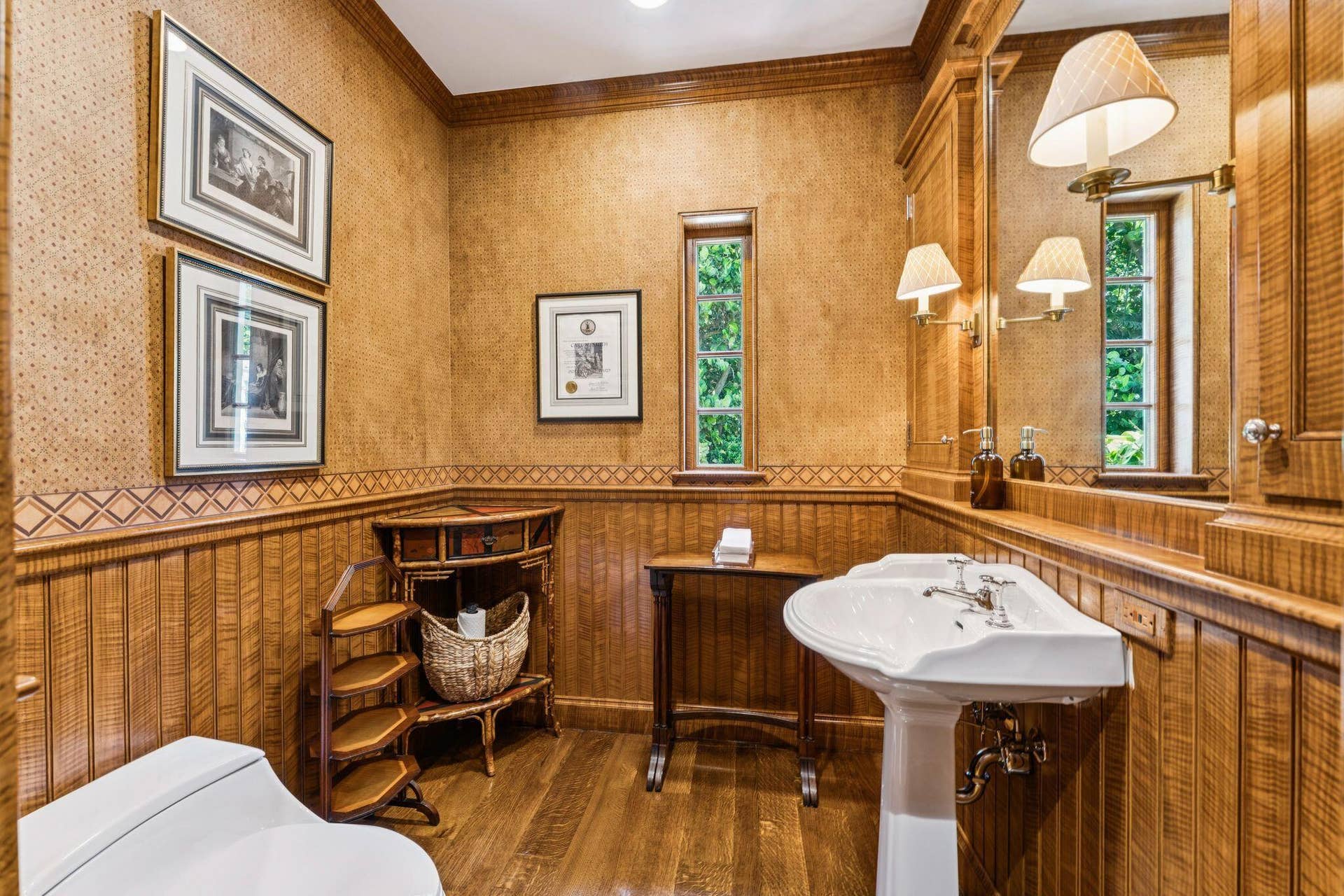 1919 N OCEAN Boulevard, Gulf Stream, FL 33483 Office bath