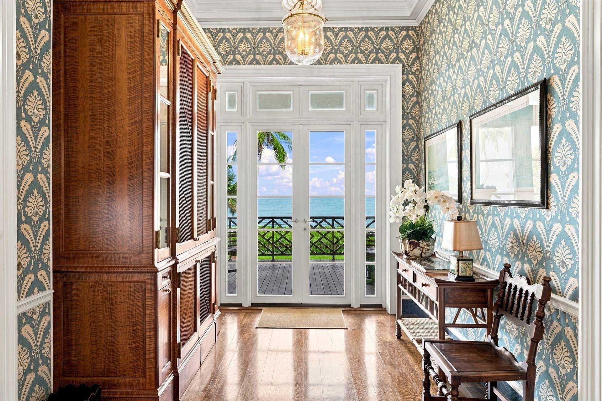 1919 N OCEAN Boulevard, Gulf Stream, FL 33483 Upstairs landing