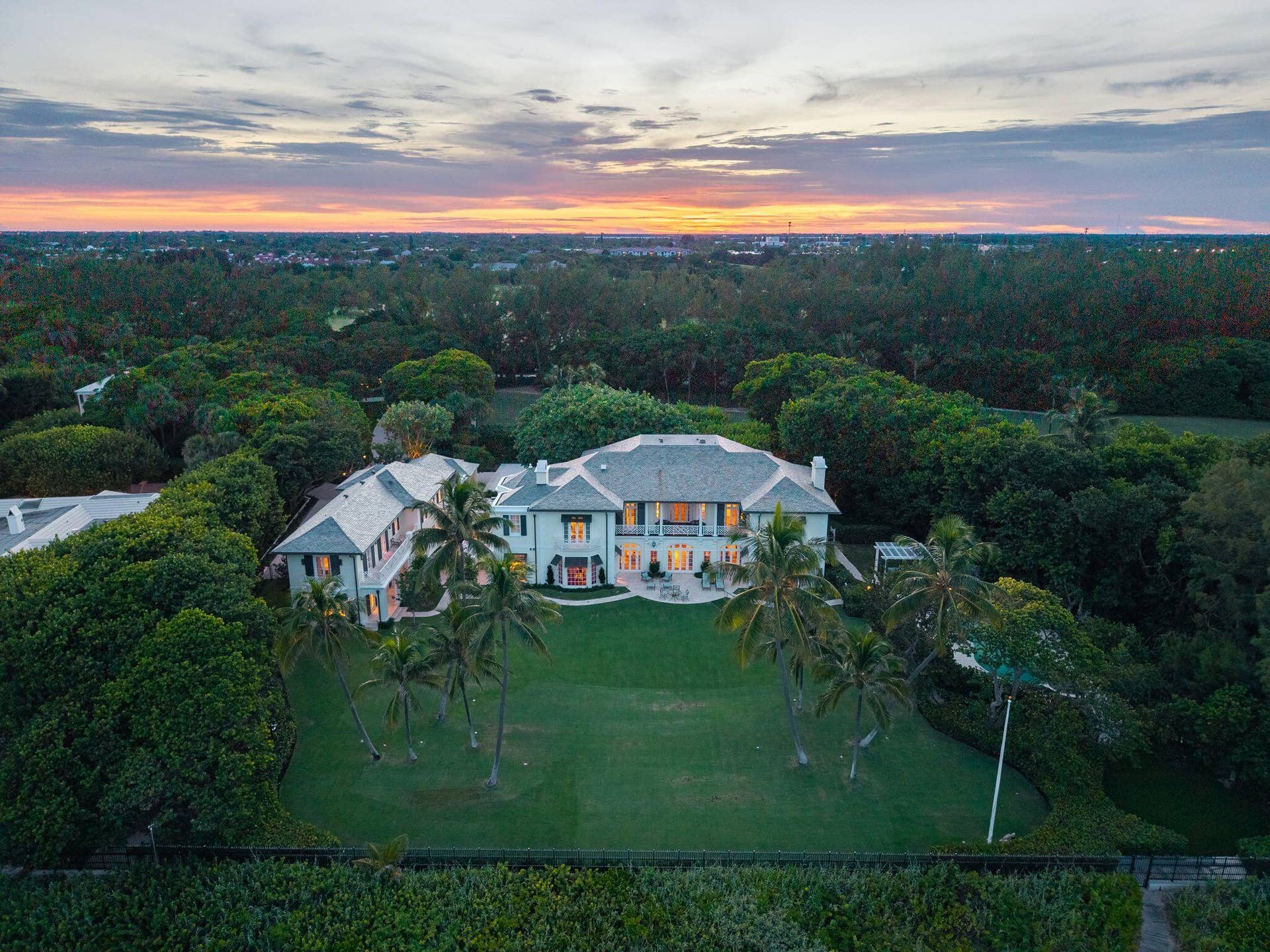 1919 N OCEAN Boulevard, Gulf Stream, FL 33483 East Side and lawn