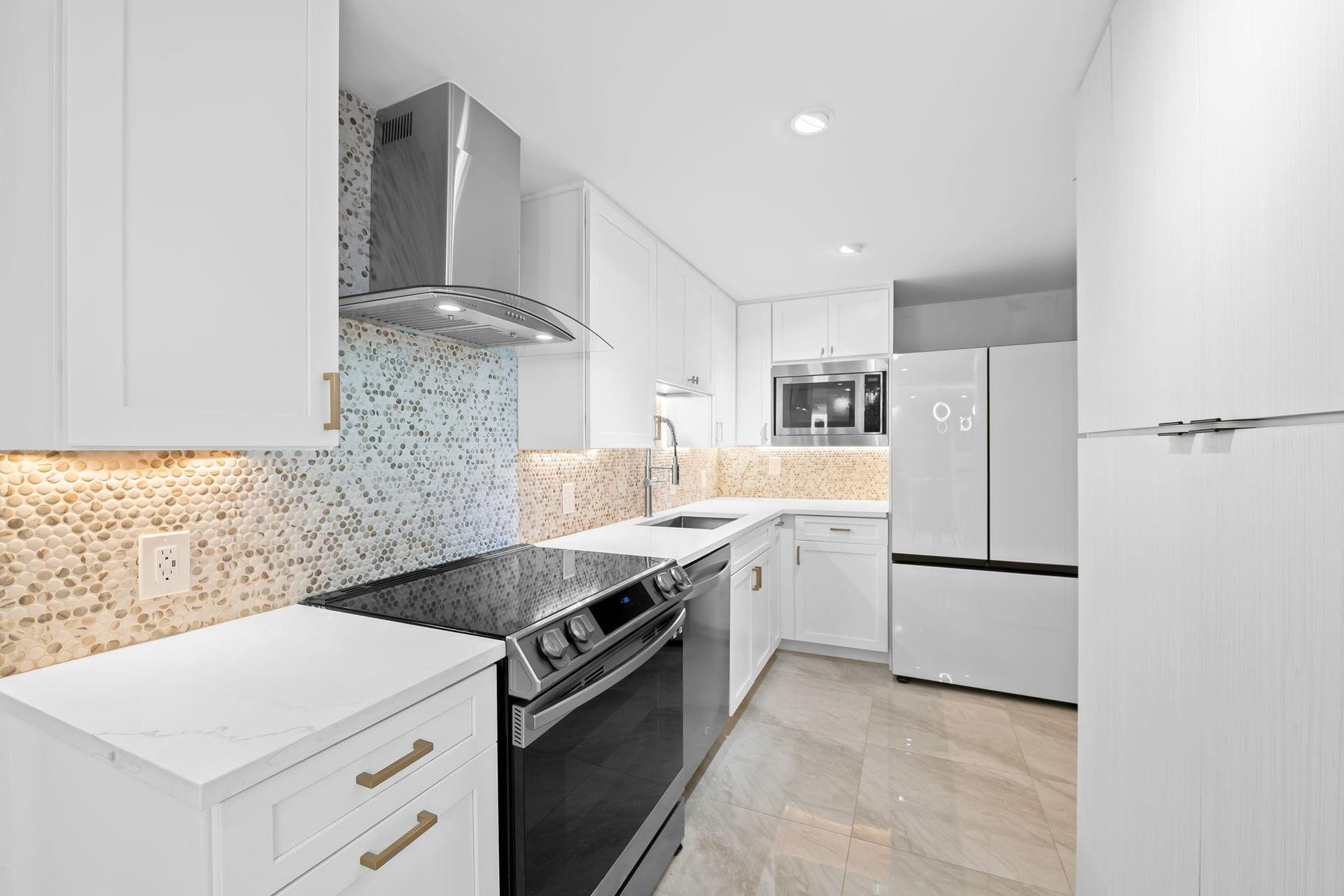 1151 N FORT LAUDERDALE BEACH Boulevard, #14D, Fort Lauderdale, FL 33304 Photo 4