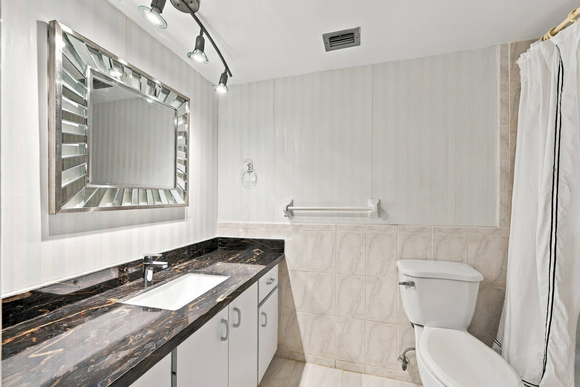 27_bathroom