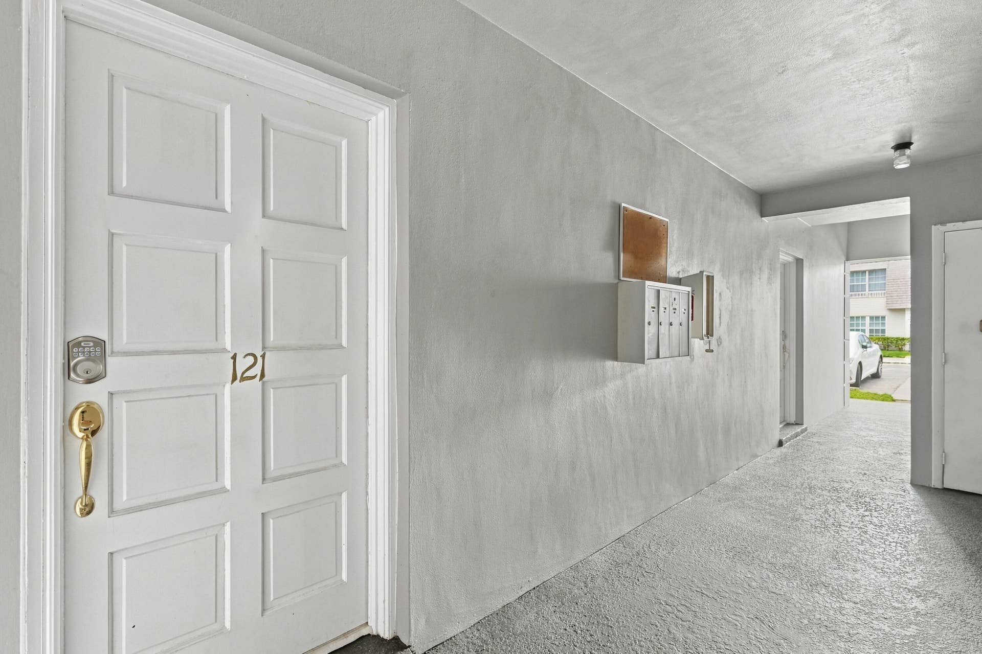03_exterior entry