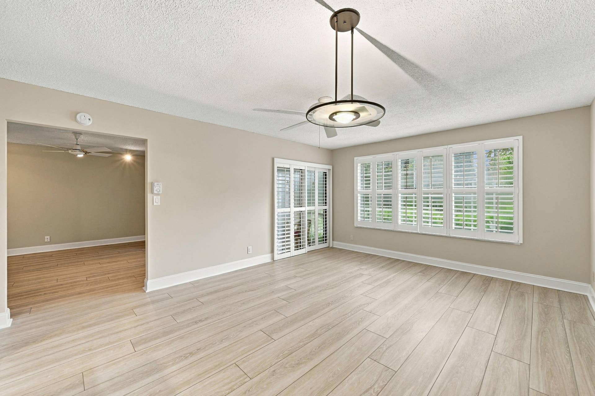 10_dining area
