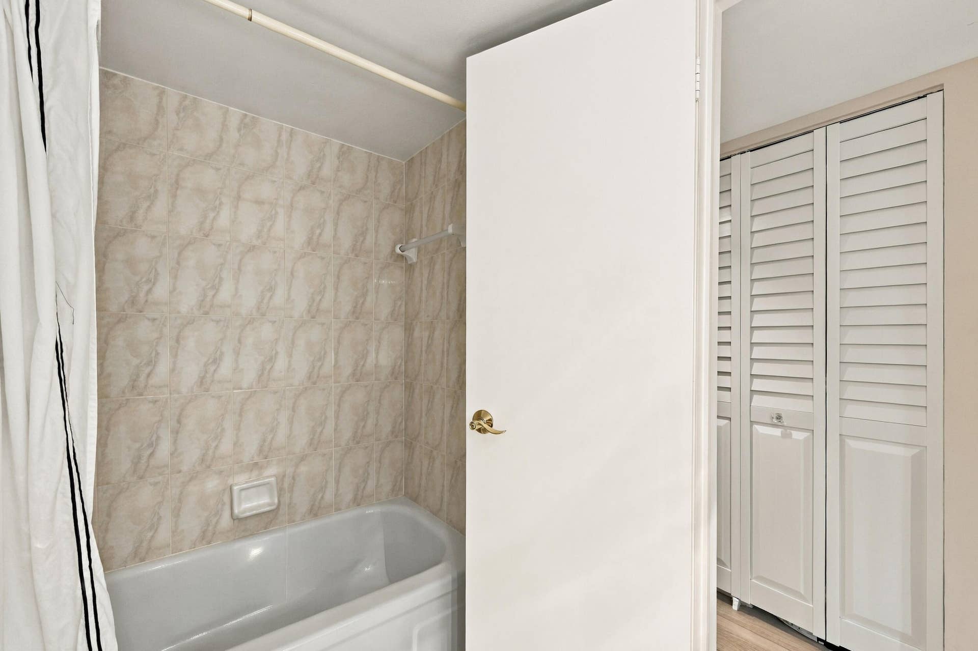 28_bathroom