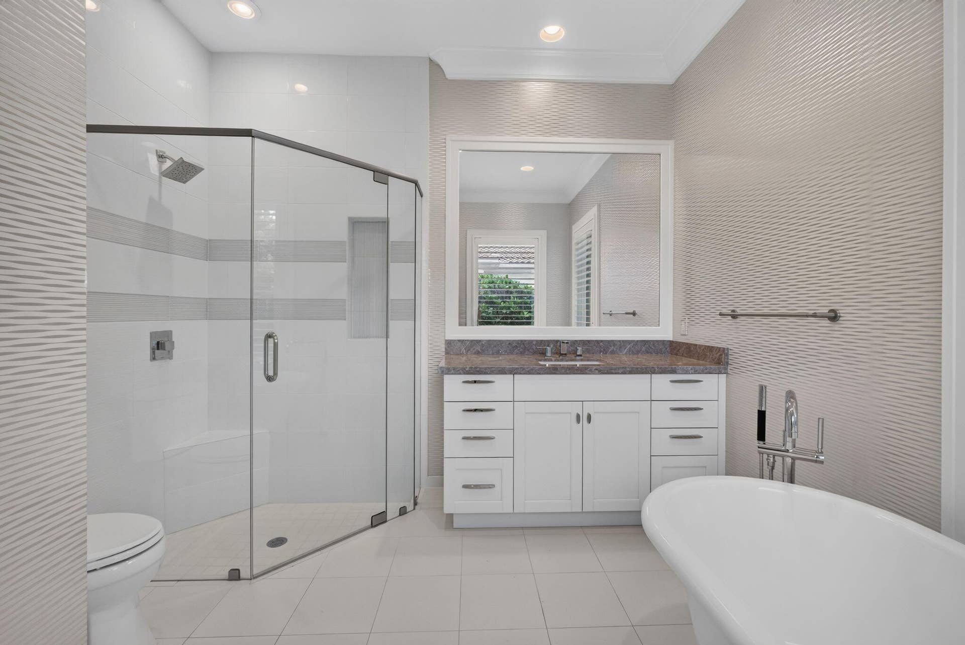 12200 TILLINGHAST Circle, Palm Beach Gardens, FL 33418 76-web-or-mls-5D1A4715