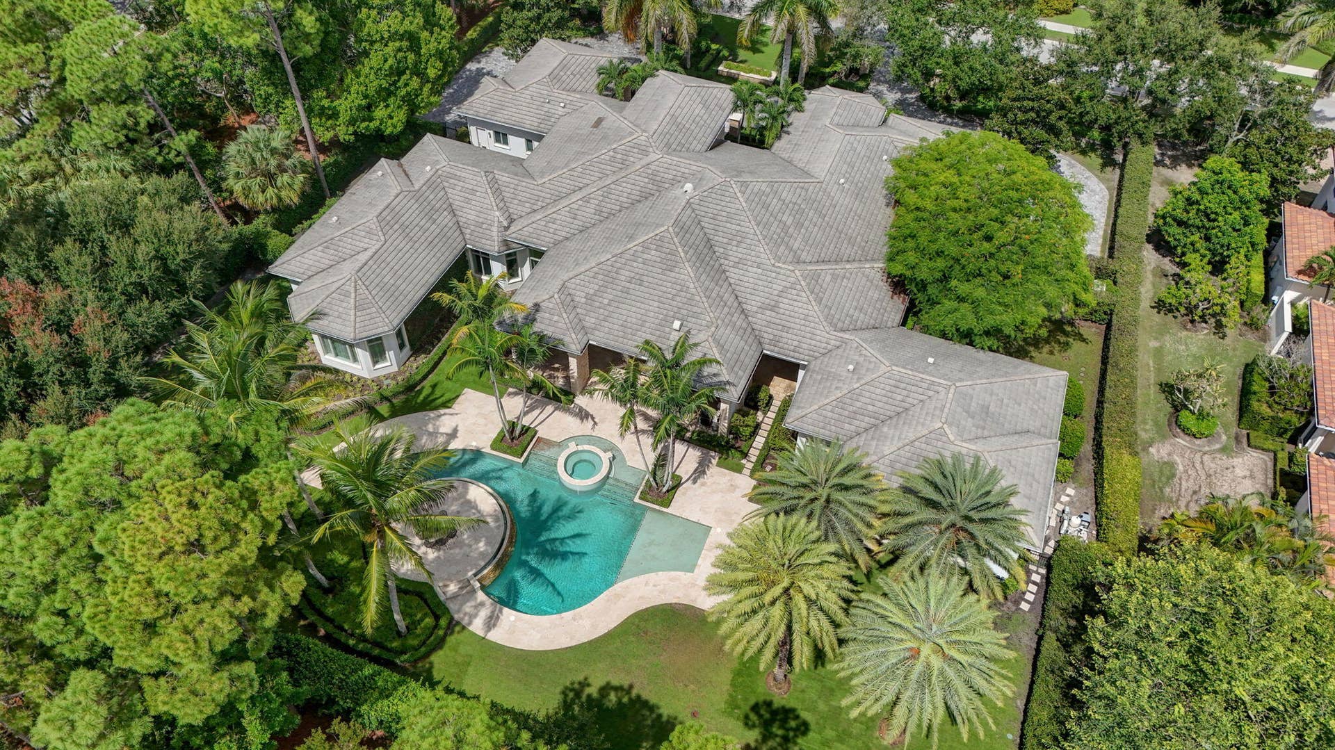 12200 TILLINGHAST Circle, Palm Beach Gardens, FL 33418 155-web-or-mls-DJI_20260831234349_0202_D