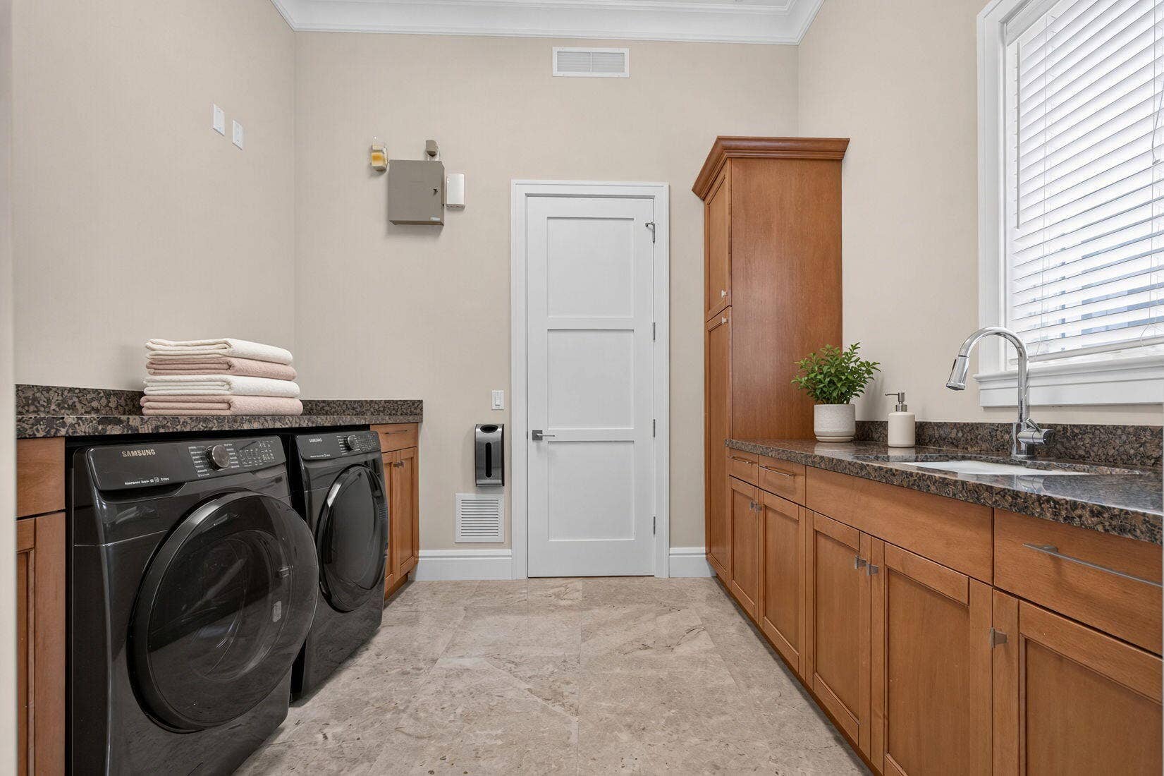 12200 TILLINGHAST Circle, Palm Beach Gardens, FL 33418 93-web-or-mls-tuEqP