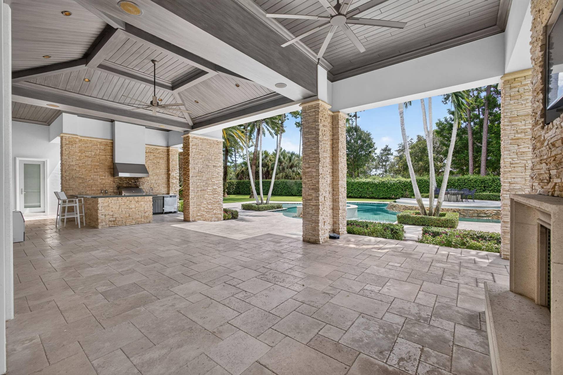 12200 TILLINGHAST Circle, Palm Beach Gardens, FL 33418 116-web-or-mls-5D1A4206