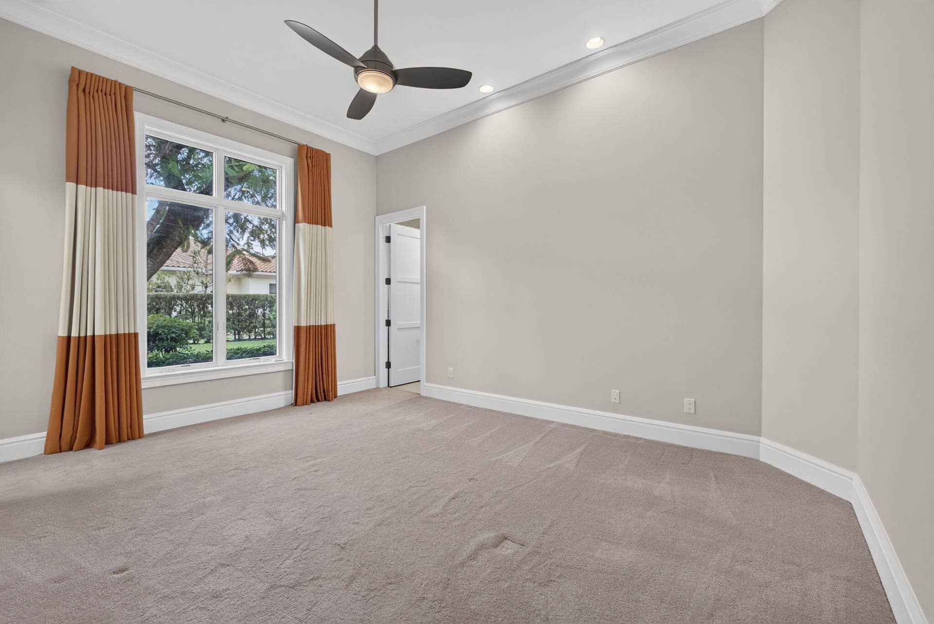 12200 TILLINGHAST Circle, Palm Beach Gardens, FL 33418 77-web-or-mls-5D1A4724
