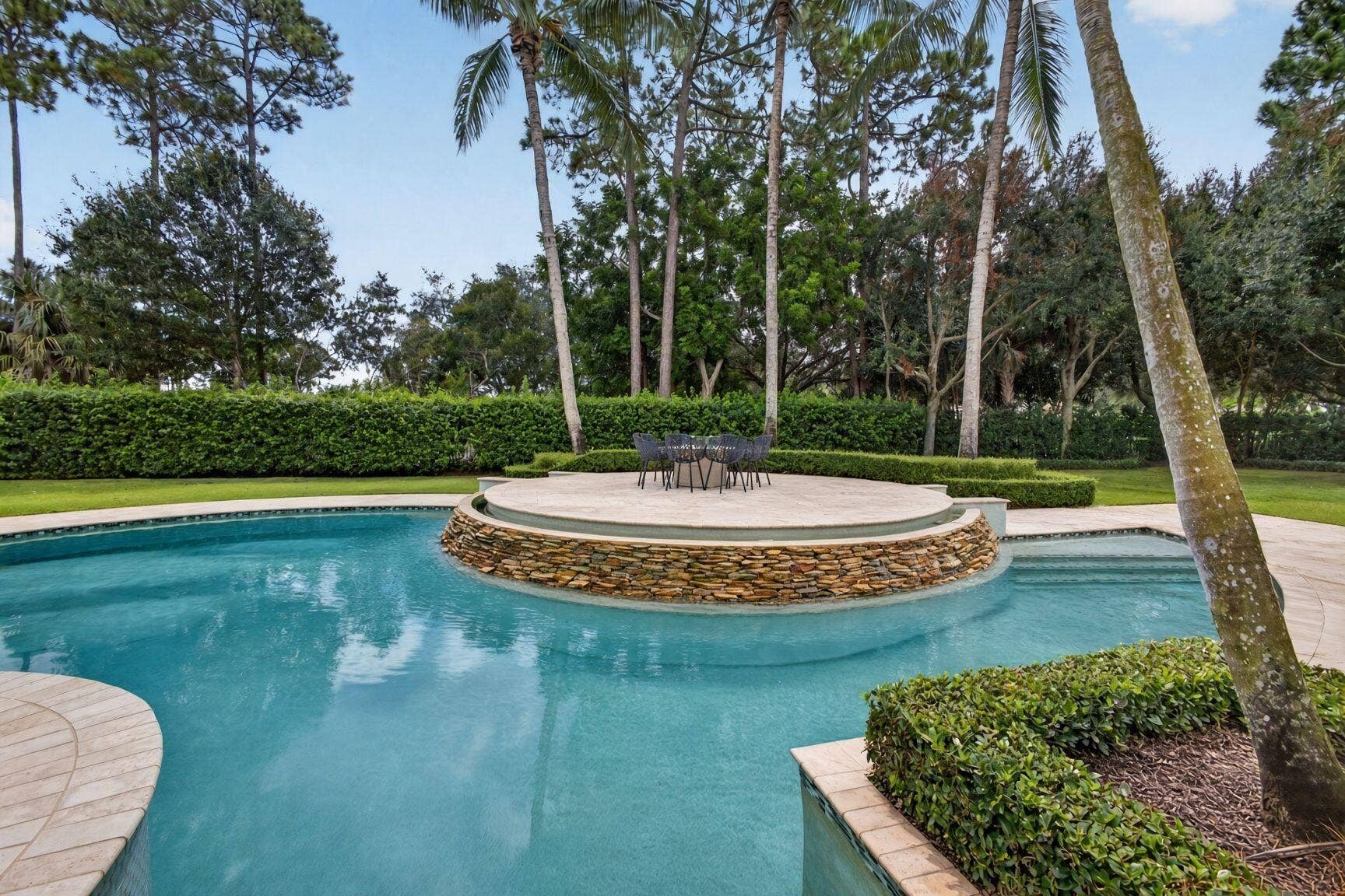 12200 TILLINGHAST Circle, Palm Beach Gardens, FL 33418 132-web-or-mls-Y5Tkm (1)