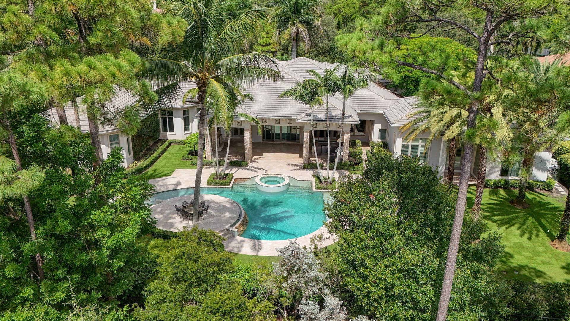 12200 TILLINGHAST Circle, Palm Beach Gardens, FL 33418 154-web-or-mls-DJI_20260831234340_0199_D