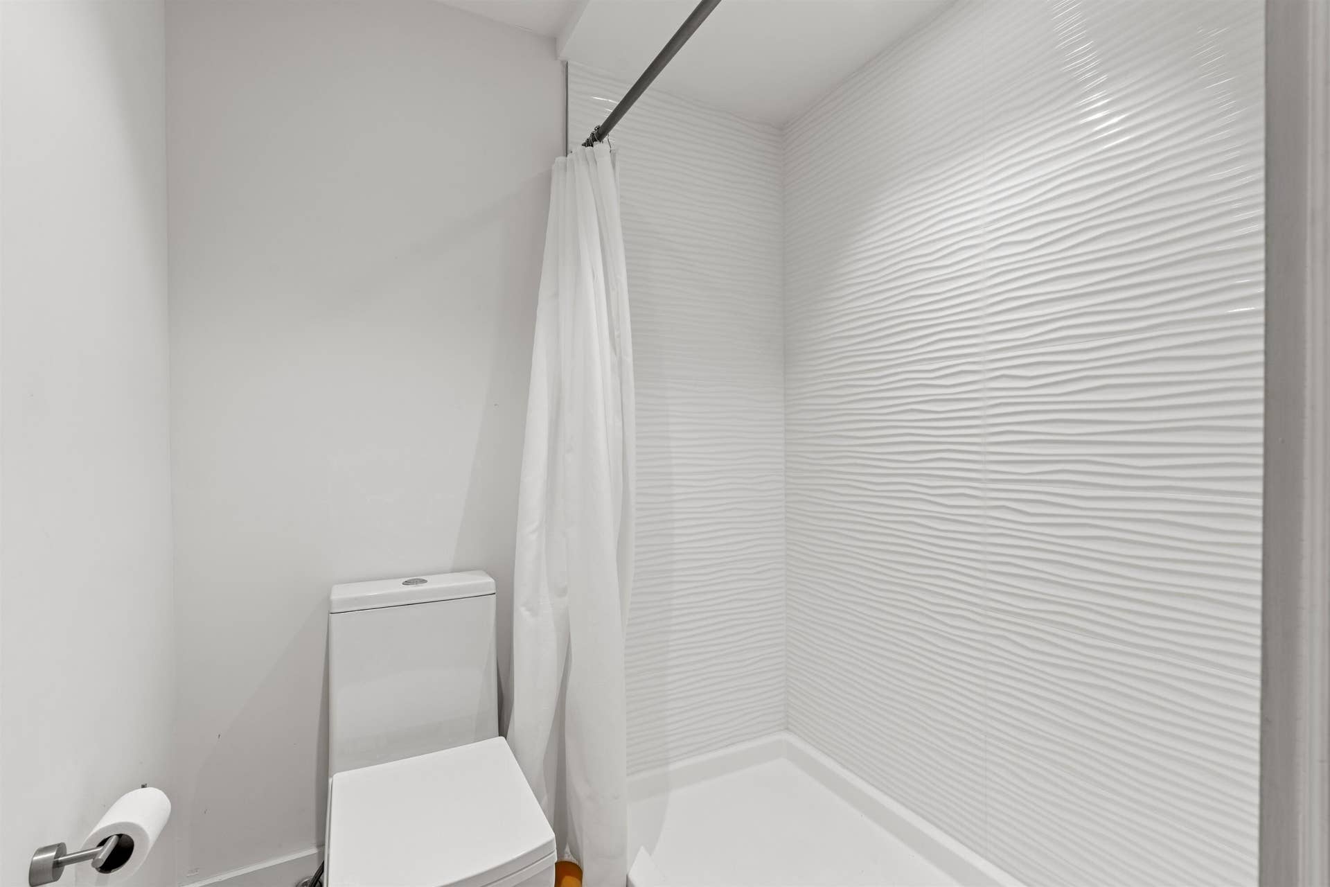 Guest Full Bath